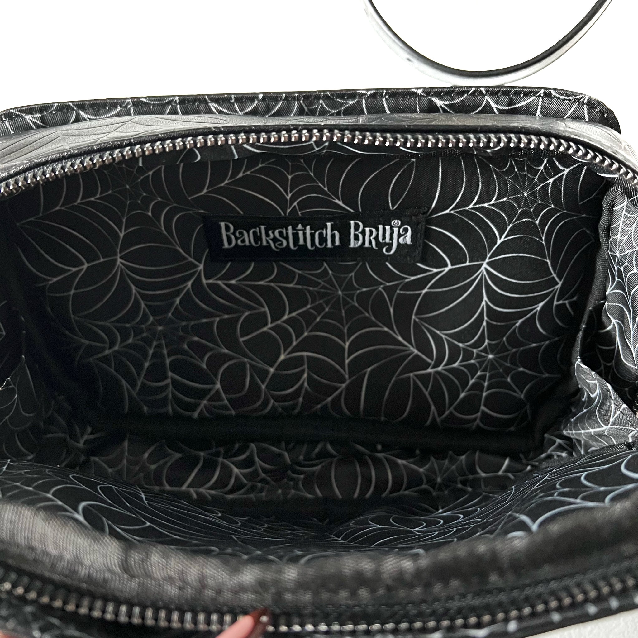 Gabriela camera bag – Backstitch Bruja
